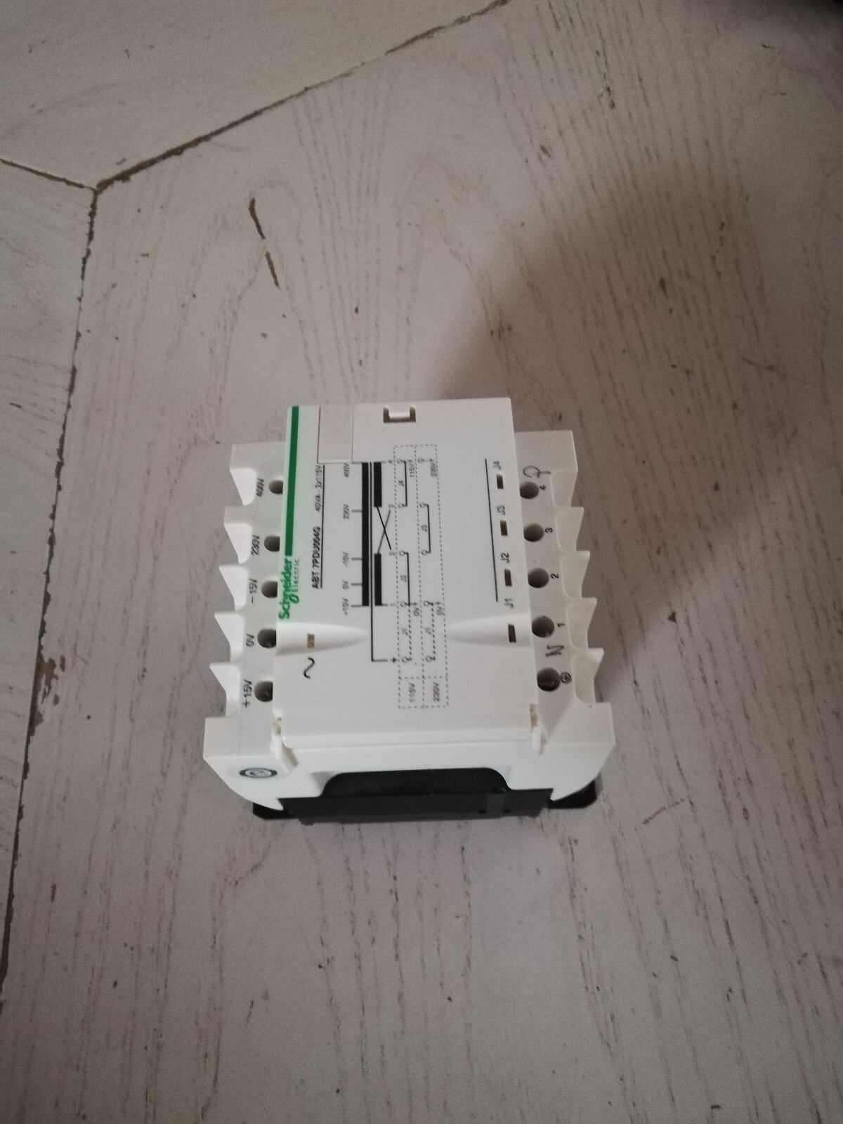 Transformateur de tension Schneider ABT7PDU004G monophasé commande 400V - 3