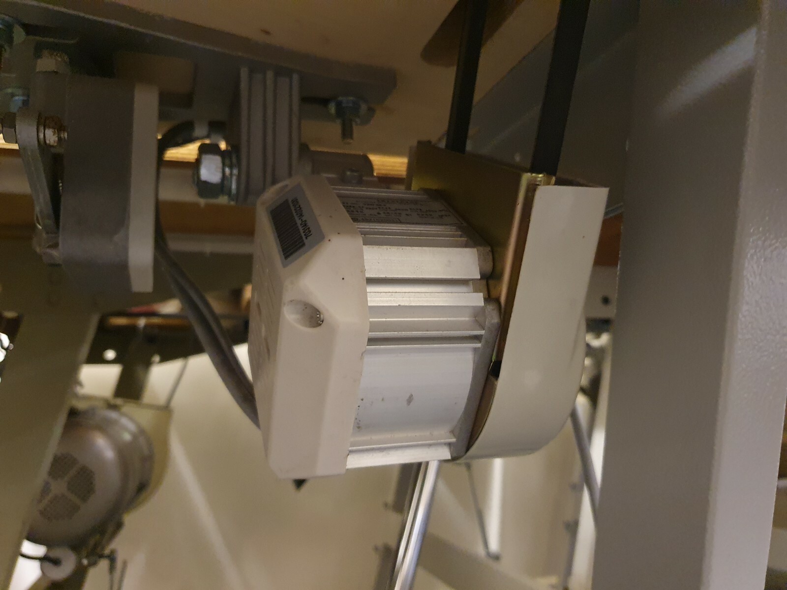 Juki DU1181N Walking Foot Heavy Duty Industrial Sewing Machine with