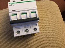 Schneider MCB 16Amp Acti9 iC60H Tipo B 16A Triple Polo 3 Fases A9F53316