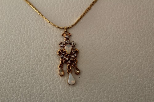 LORENZO VINTAGE GOLD TONE OPAL CLEAR RHINESTONE NECKLACE - Picture 2 of 5