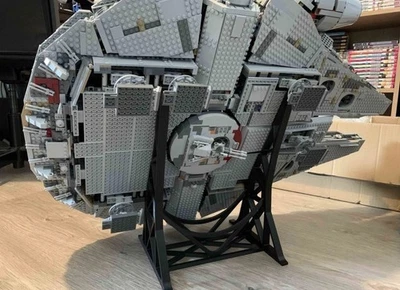 LEGO UCS Millenium Falcon (75192) Vertical Stand / Mount