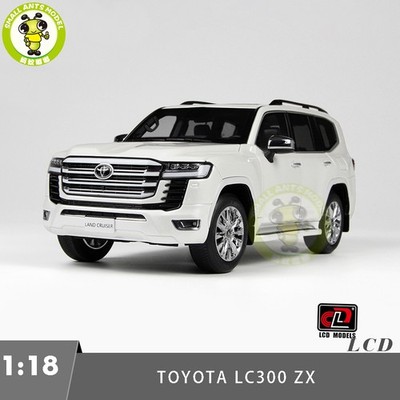 1/18 LCD Toyota Land Cruiser ZX LC300 White Diecast Model Toy Car