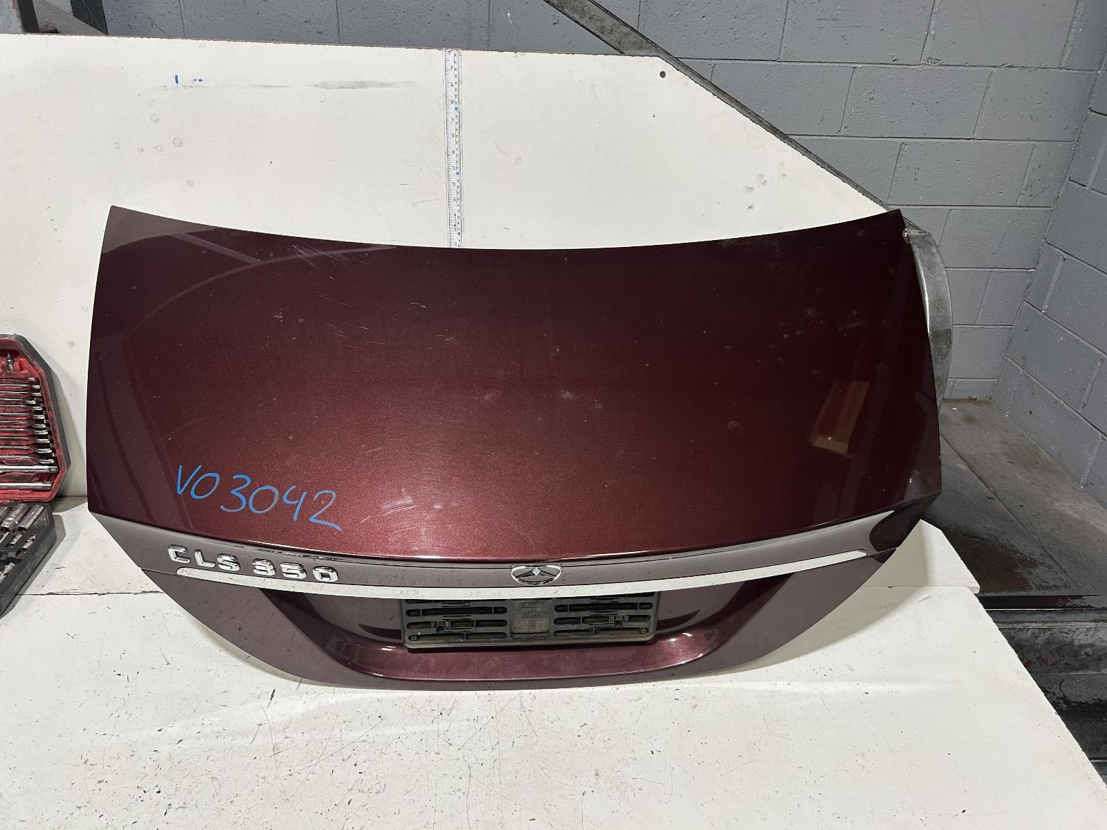 Mercedes CLS Class Bootlid C219 / CLS 350 04/2005-05/2011 - thumbnail 2