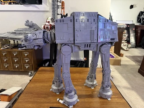 LEGO Star Wars: UCS AT-AT (75313) - Used Built