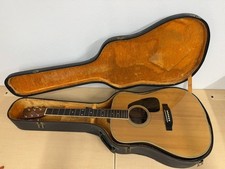 Chitarra acustica Martin D-28 con custodia rigida così com'è, dettagli sconosciuti
