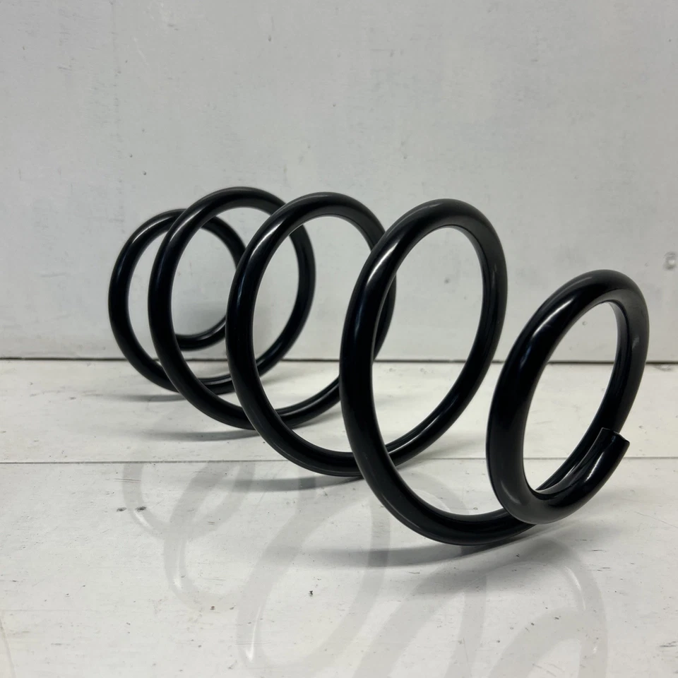 Задняя пружина катушки Infiniti Q30 2016-2019 BRANND НОВАЯ 550205DA0A - Изображение 3 из 4