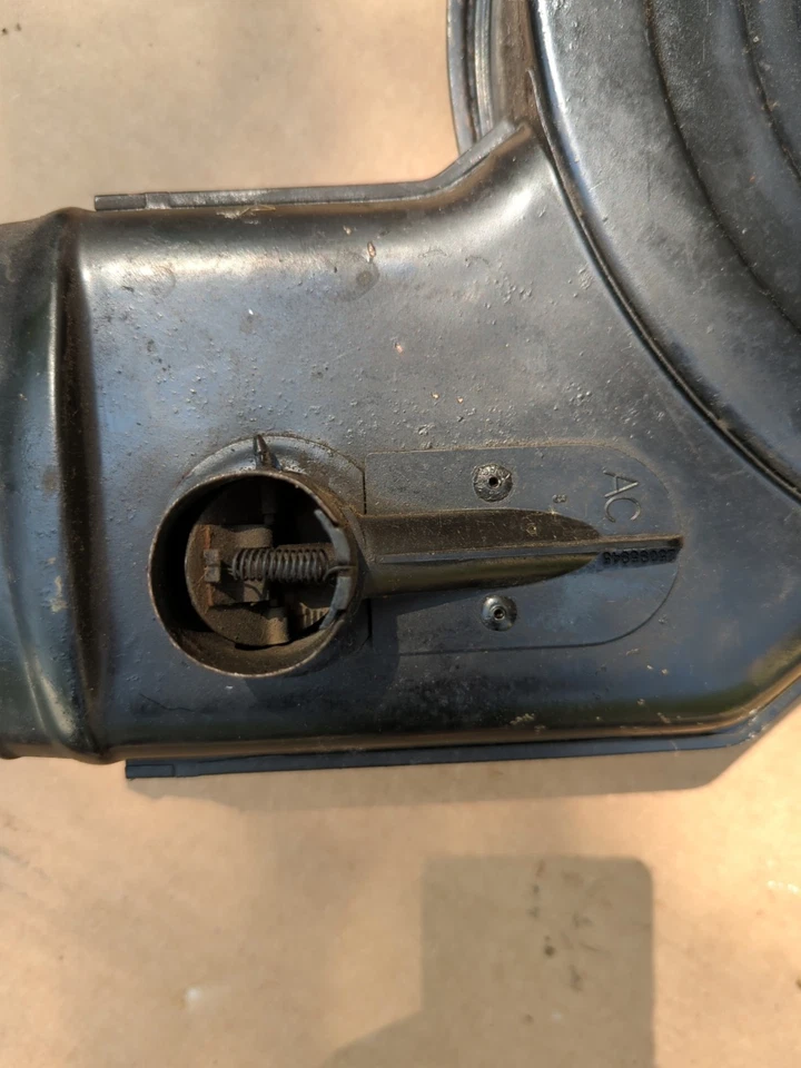 Chevy G10 G20 G30 Vandura 1990-1993 5,7 L caja purificadora de aire OEM 25097957 Foto 4 de 4