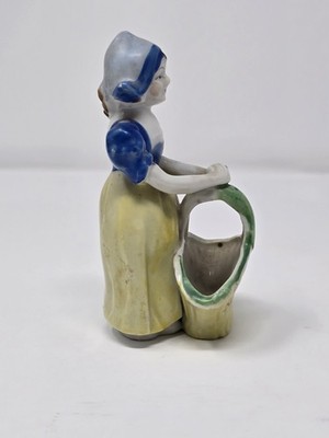 陶器でできた少女のオブジェ プリミティブ ミッドセンチュリー ヴィンテージ Vintage Dutch Girl w/Open Basket Figurine Blue Made in Occupied