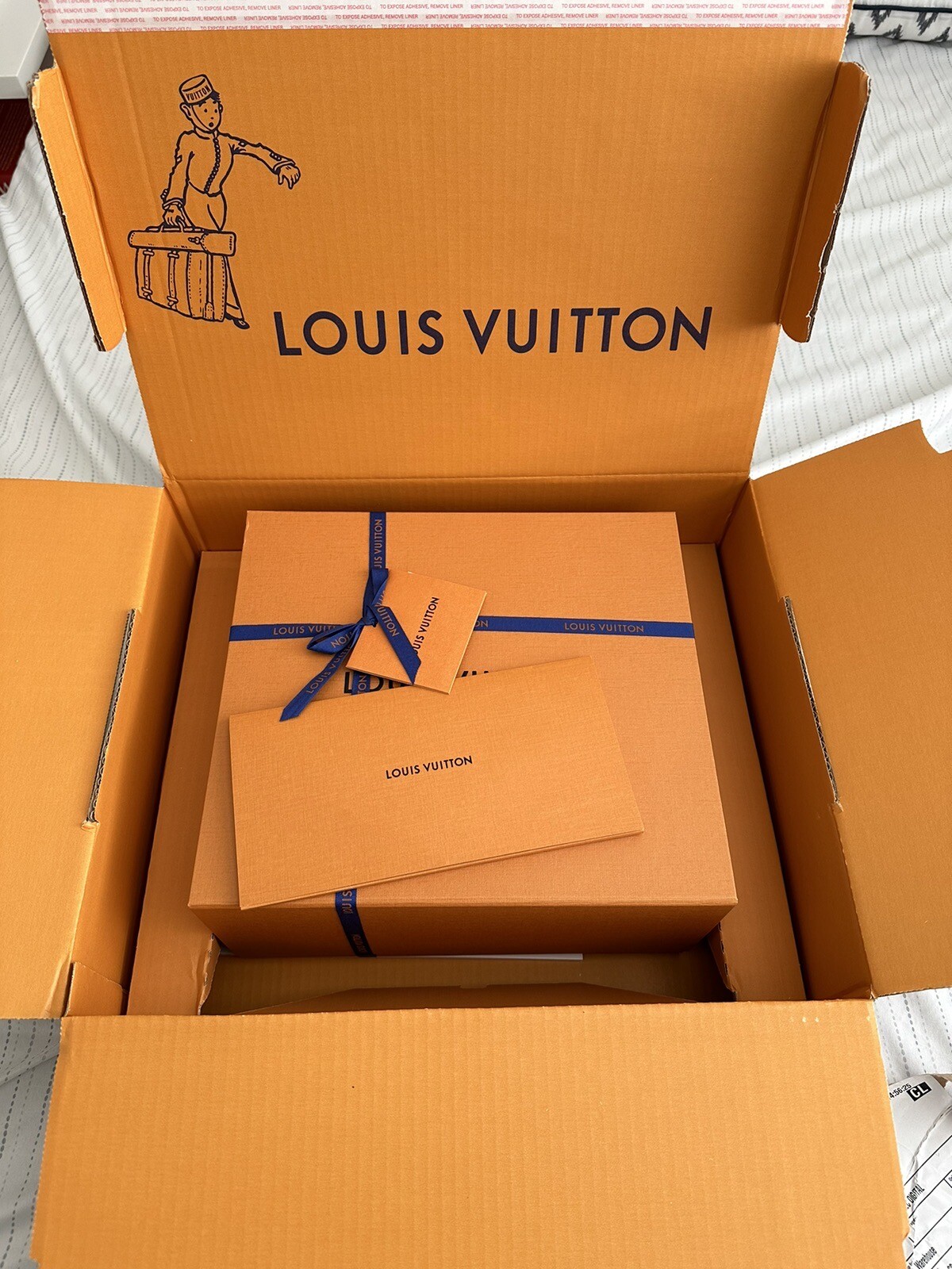 Louis Vuitton miniature perfume set. New Package, Never Open, See Pics