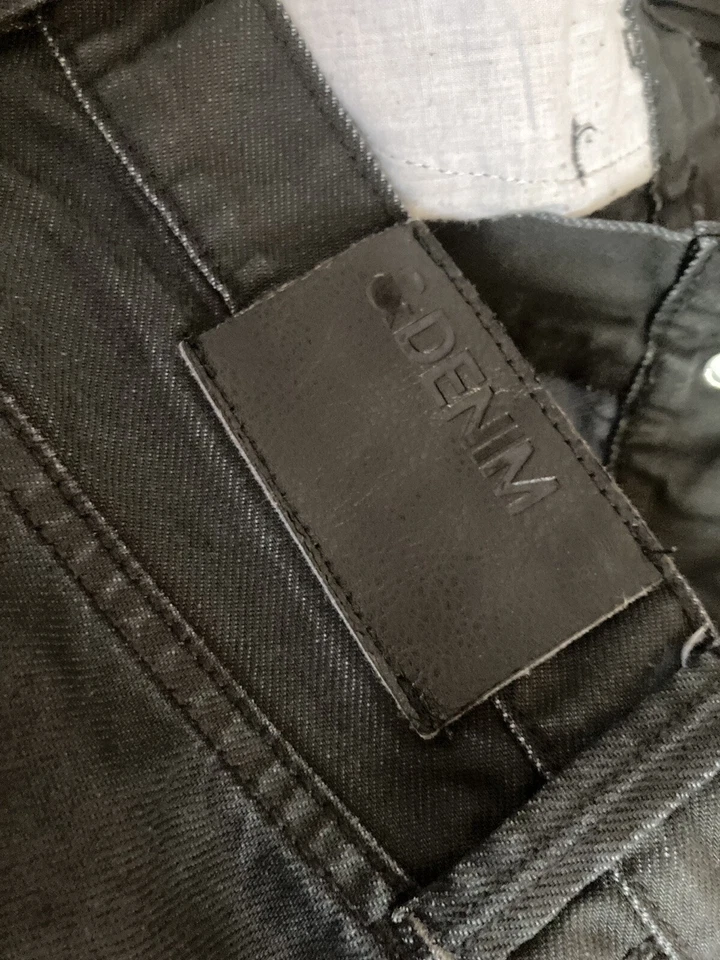 H&M & Denim Women's Jeans Slim Size S JR Zip Black Dark Wash Jeans - Image 4 of 4