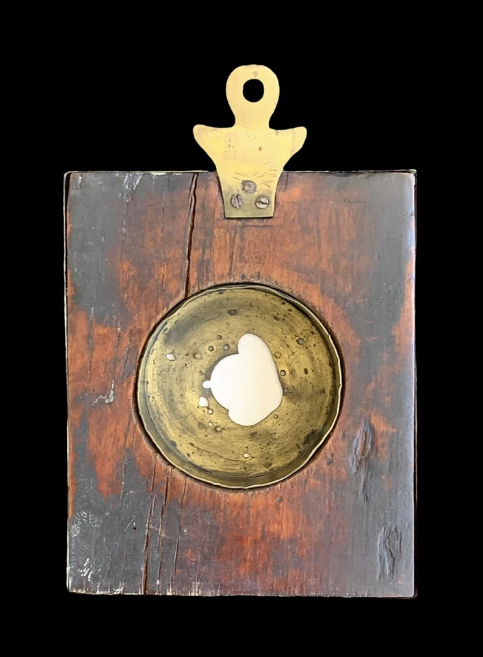 Marco de fotos georgiano de nogal y latón siglo XVIII Foto 2 de 3