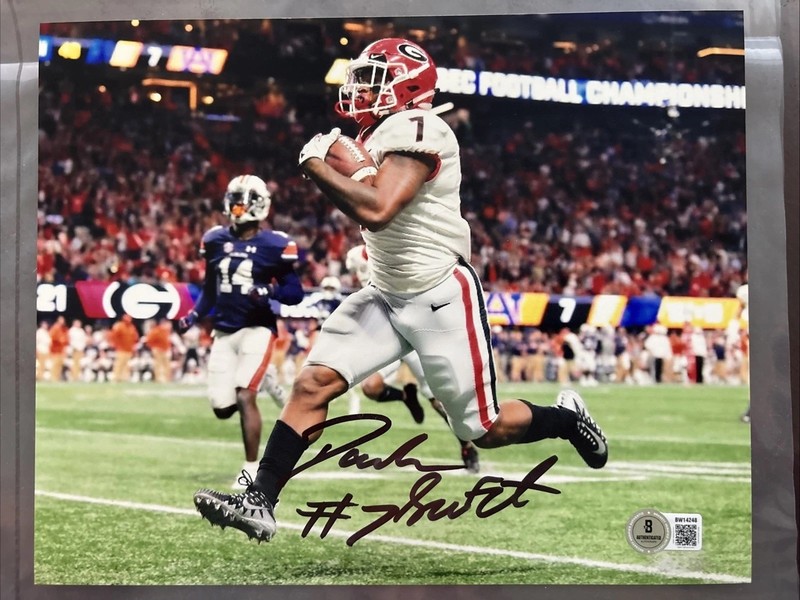 D’Andre Swift - Georgia Bulldogs Autograph 8x10 Photo - Beckett Certified