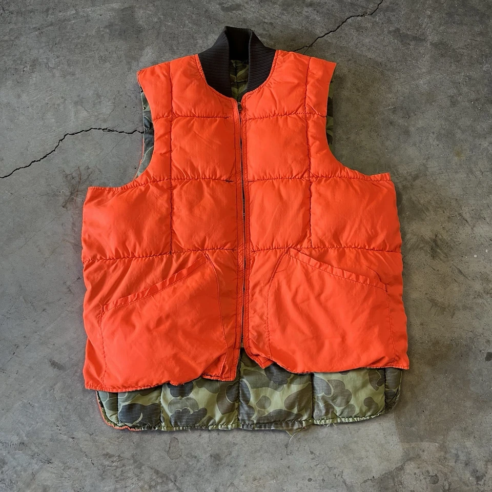 Vintage 70s Camo Hunting Vest Mens Large Dark Camouflage Reversible Goose Down - Image 2 of 4