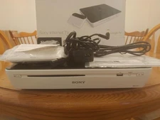Sony Internet/Google TV NSZ GT1 Blu-ray Player + Sony NSG MR1 Remote