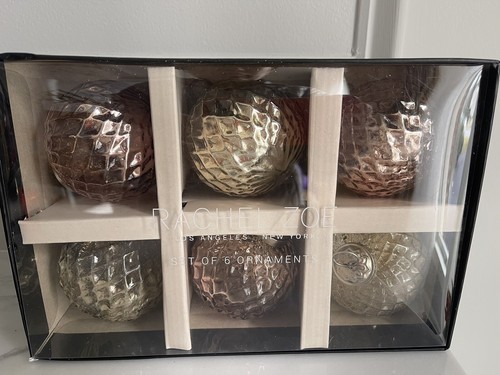 Nuevo en Paquete Adornos de Navidad Estilo Bola de Vidrio Rosa y Dorado Rachel Zoe - Juego de 6 - Imagen 4 de 4