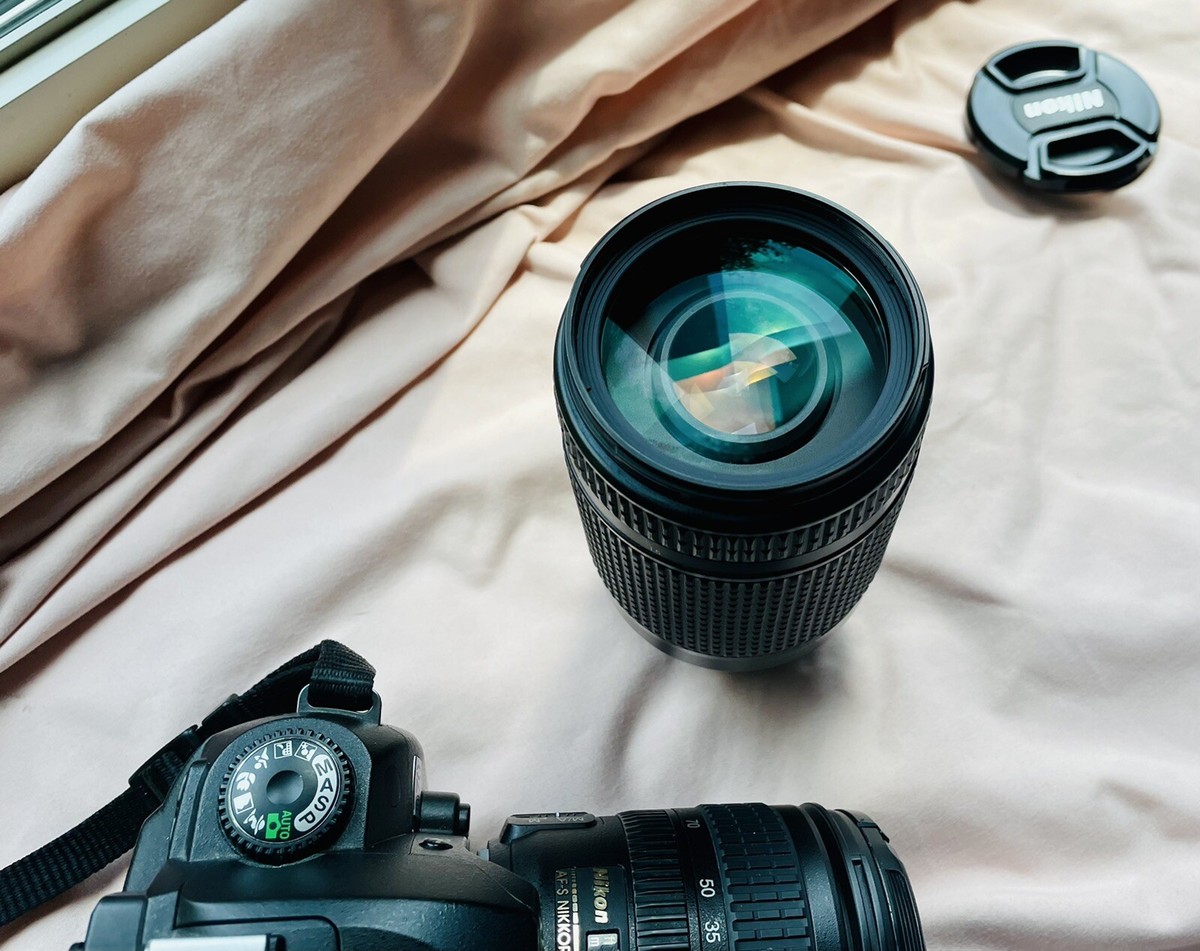 Nikon D D70 Digital Camera Kit AF-S 18-70 DX & AF70-300 ED