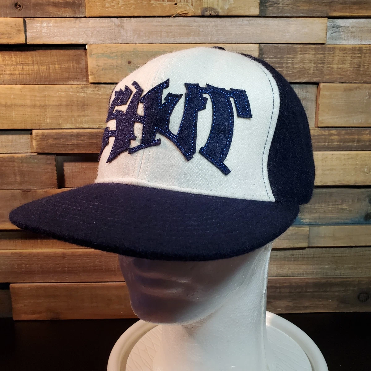 Skater sales snapback hats