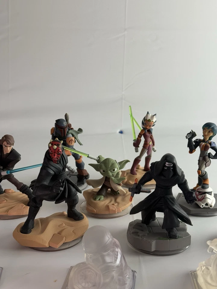 Lote 10 bonecos Disney Infinity Star Wars + Power Discs Jedi Sith Rey Yoda Kylo - Imagem 3 de 4