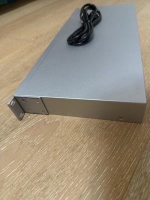 Ubiquiti Networks UniFi USW 24-Port Rack Mountable Gigabit Ethernet Switch