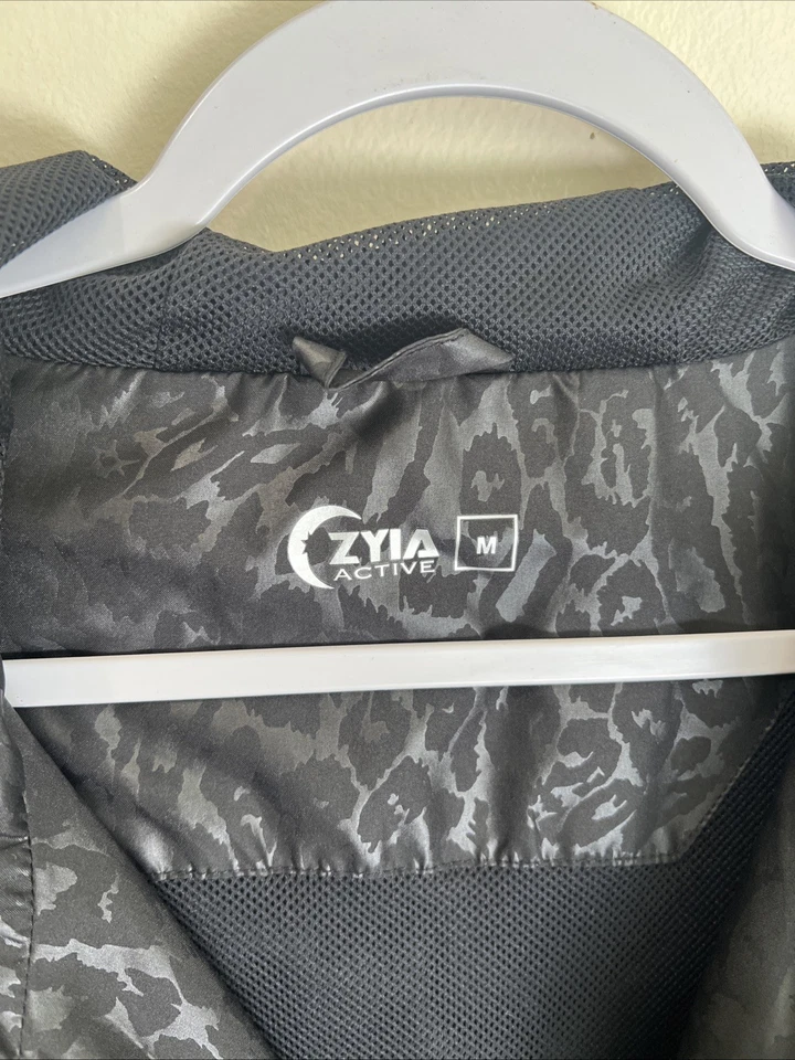 Zyia Active Women’s Black Leopard Hooded Windbreaker Jacket, Zip Pockets, Medium - Image 2 of 4