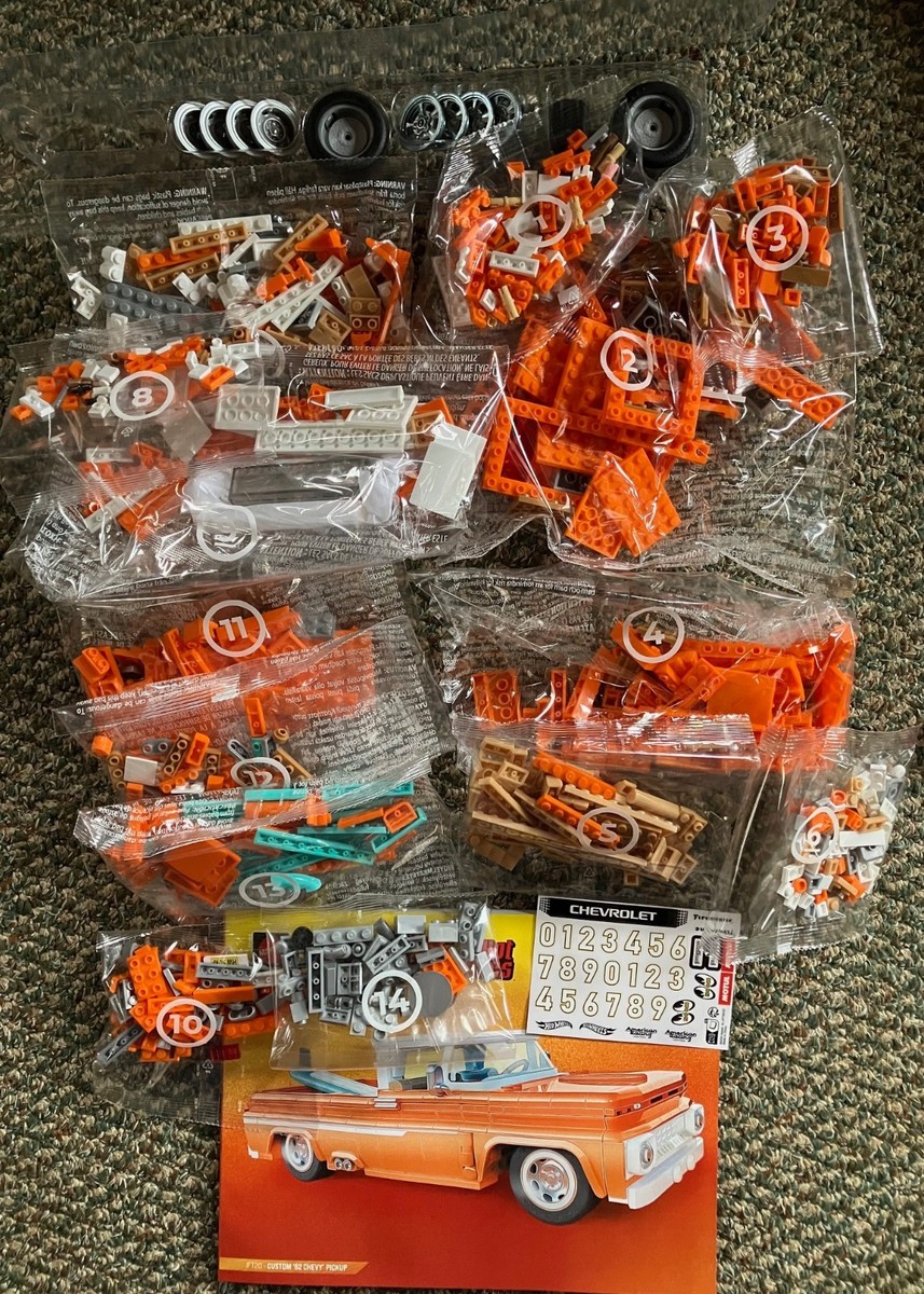 Mattel Brick Shop Hotwheels Custom '62 Chevy Pickup 858 pcs NO