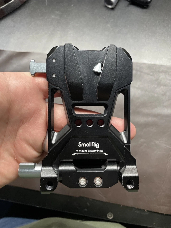 SmallRig Todo en Uno Montaje en V Montaje en Batería Incluye Placa Arca y 2 Adaptadores en V Foto 2 de 2