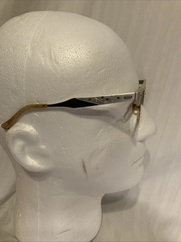 VINTAGE VICTORY ALUMINUM FRAME WOMANS EYEGLASSES 12K gf  CAT EYE 5 1/2 ALUM - Image 4 of 4