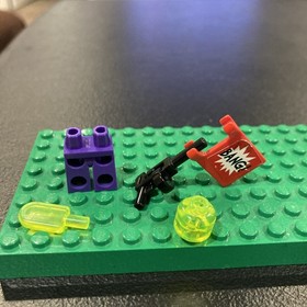 Lego Joker Bomb + Popsicle + Tommy Gun 7782 7888 2006-2008 Batman Accessories