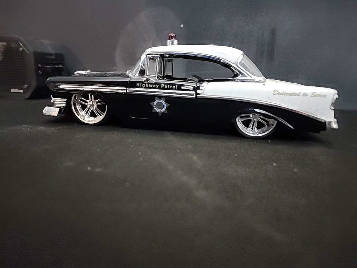 Jada Toys 1:40 Scale 1957 Chevrolet Bel Air Highway Patrol Diecast