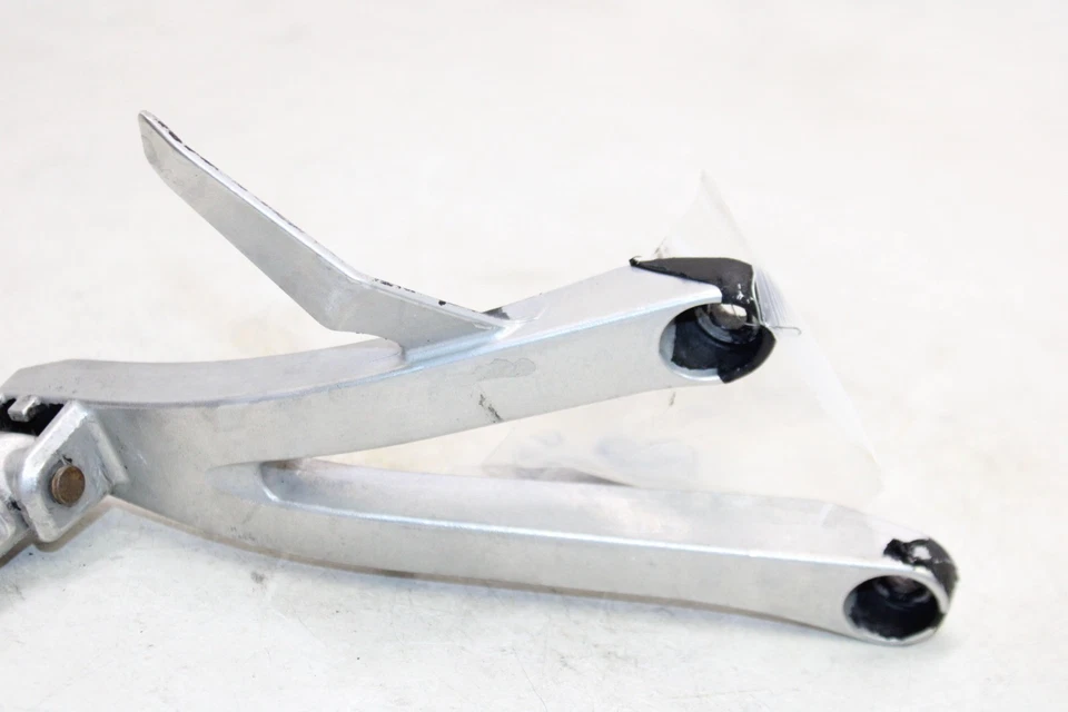 05-23 HONDA CBR600RR OEM CLAVIJA TRASERA DERECHA PASAJERO Foto 3 de 4