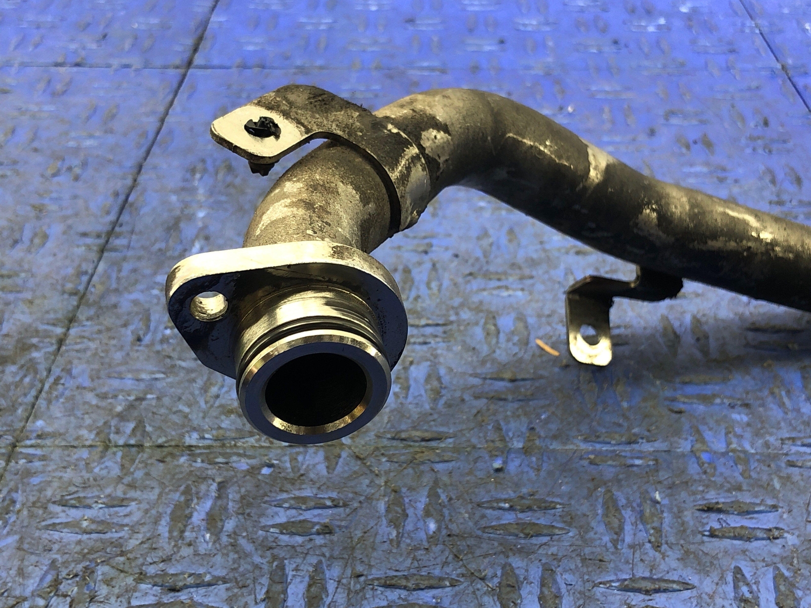 2006-2018 ASTON MARTIN VANTAGE V8 ENGINE OIL COOLER PUMP INLET PIPE 6G33-6617