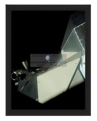 APOLLO 11 LUNAR MODULE LOOKING BACK TOWARD EARTH 1969 8X10 FRAMED PHOTO