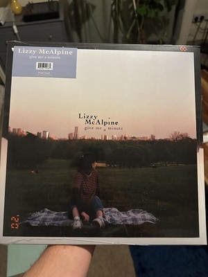 Lizzy McAlpine - Give Me A Minute - Pink vinyl - Hand written insert 