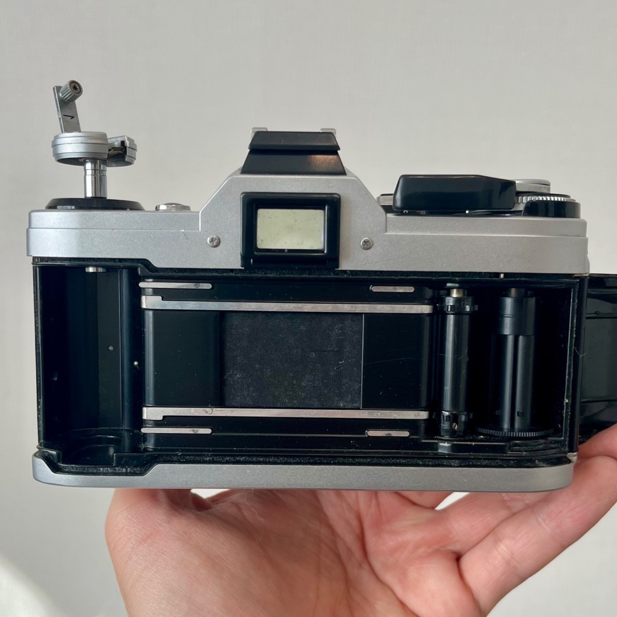 Canon AE-1 SLR 35mm Film Camera w/ Canon Lens FD 50mm F1.8 s.c.