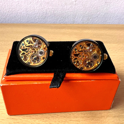 CURATED BASICS NEW YORK MECHANICAL WIND UP WATCH CUFFLINKS IN ORIGINAL BOX