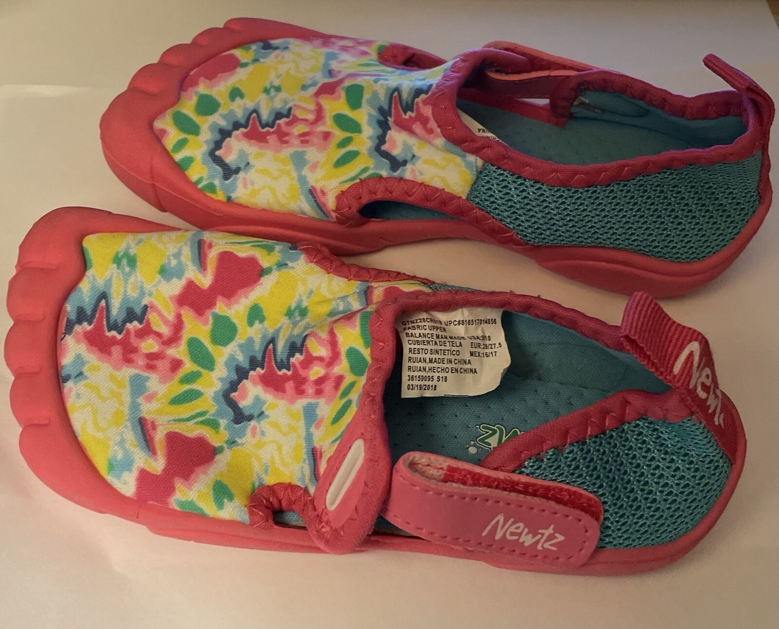 Newtz Water Shoes Girls Childrens Size 910 Bumper Toe Swim Sandal Tie