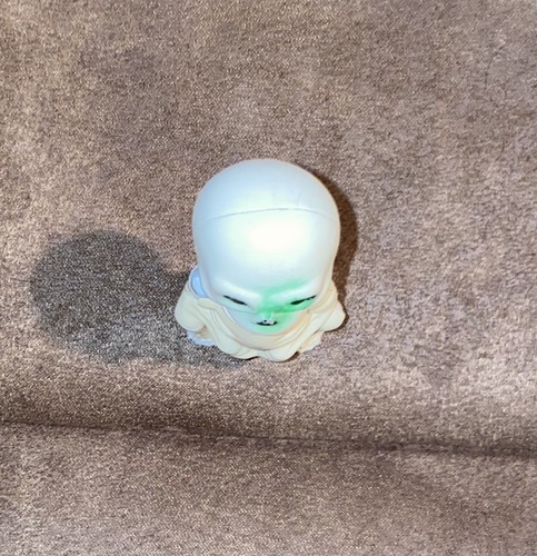 Vintage Skeleton Skull Halloween Plastic Candy Container Seasonal Decorative - Picture 5 of 6