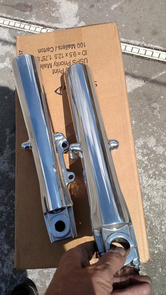 HARLEY DAVIDSON  2000-2013 POLISHED Lower Slider Fork Legs SHAVED SINGLE DISC  - Image 3 of 4