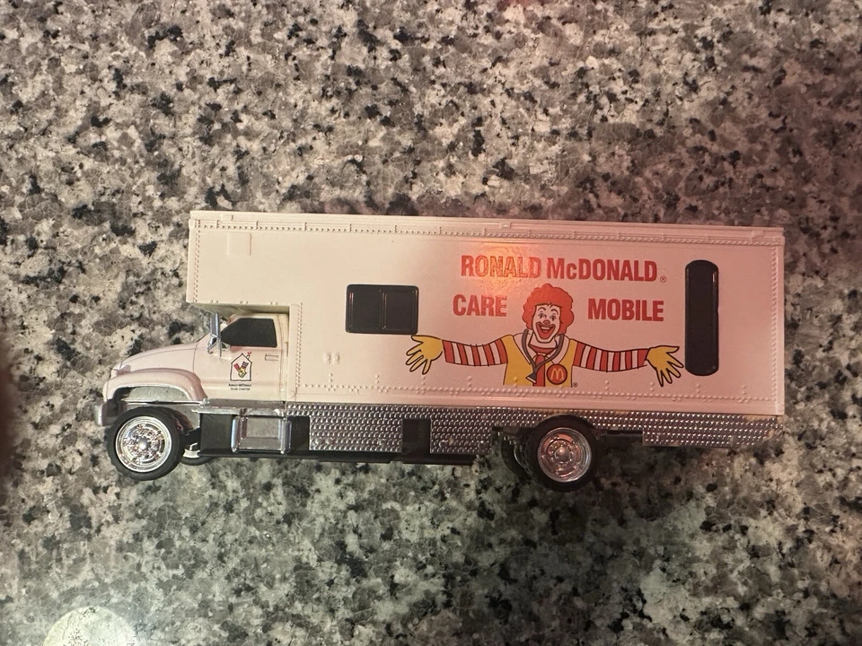 极为罕见的麦当劳 RMHC Care 移动卡车 DieCast 全球营销。 — 第 4/4 张图片