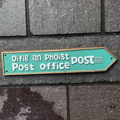 Irisches Postschild aus Gusseisen