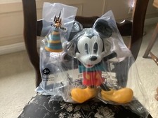 COLLECTIBLE Mickey Mouse 90th Birthday Sippy Sipper Drink Cup Souvenir NEW