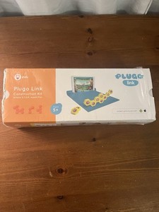 PLUGO Gamepad And Building Blocks