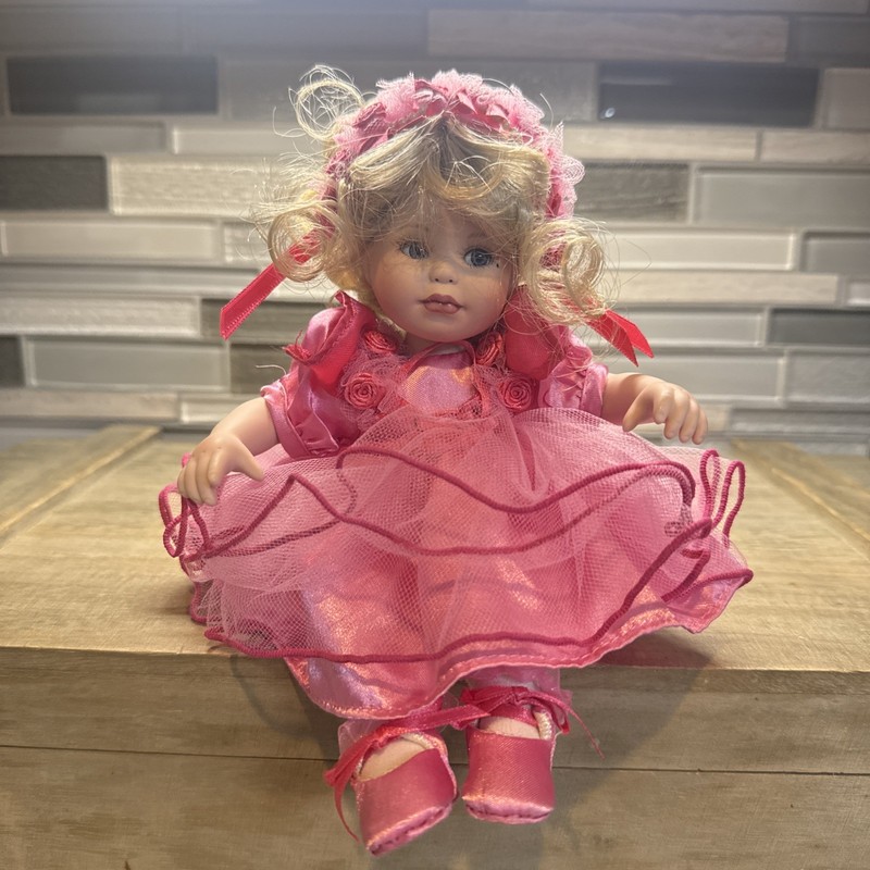 Vintage Marie Osmond Tiny Tots Friendship Rose Porcelain Doll 2007