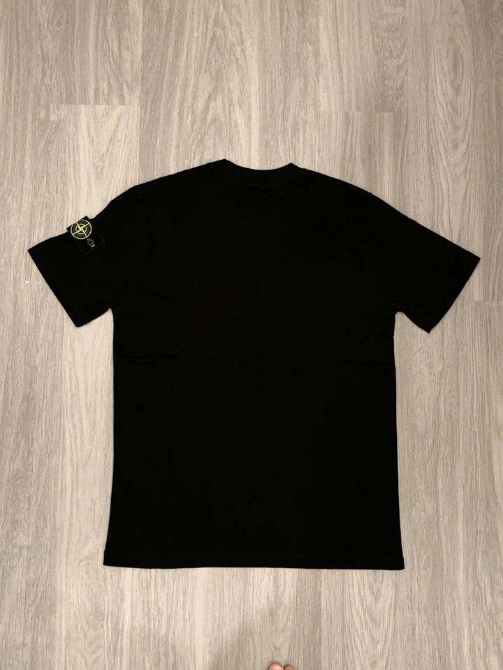 Camiseta Stone Island Negra TALLA MEDIANA (USADA EXCELENTE ESTADO) Foto 2 de 4