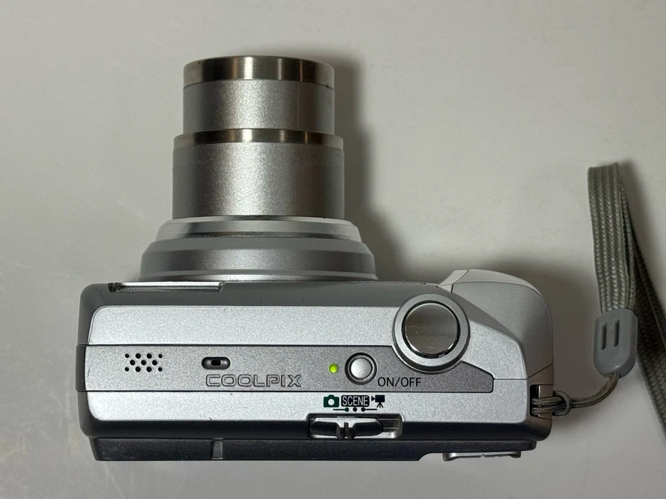 Nikon COOLPIX L1 6.2MP Digital Camera Silver Tested - No SD Card - Image 3 of 4