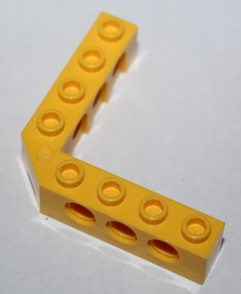 Lego Yellow Technic Brick 5x5 Right Angle ref 32555 set 10189 10179 10221 7905 - Photo 1/1