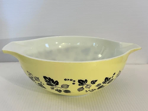 Vintage Pyrex Yellow Black Gooseberry #444 Cinderella Mixing Bowl 4 QT
