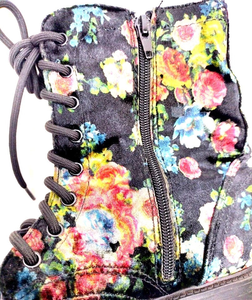 Madden Girl Velvety Floral REX Combat Boots Women's Sz 6M Steve Madden Footwear - Image 4 of 4
