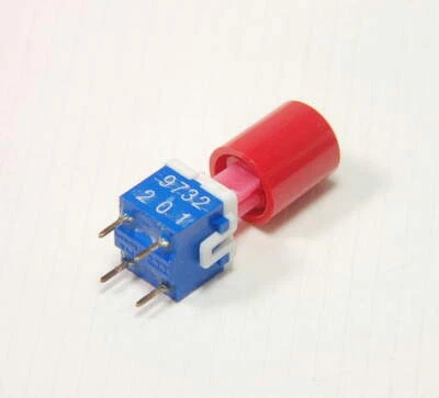 ITT SCHADOW Lot of 8 - C&K ITT Cannon - PVAH2 Pushbutton Switch, DPST Latching Tactile Key.