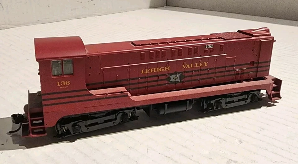 Stewart Hobbie HO Scale Baldwin VO-1000 Diesel Lehigh Valley #136 - Image 4 of 4